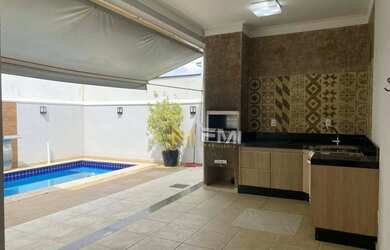 Imagem: A casa em condomínio possui 3 Dormitórios, 4 Banheiros, 4