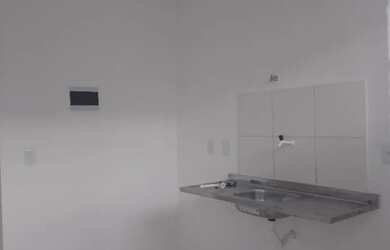 Imagem: A casa possui 2 Dormitórios, 1 Banheiro, 1 Vaga na garagem