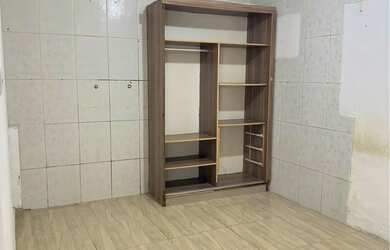 Imagem: A casa possui 1 Dormitório, Acomodam 3 pessoas e está localizado