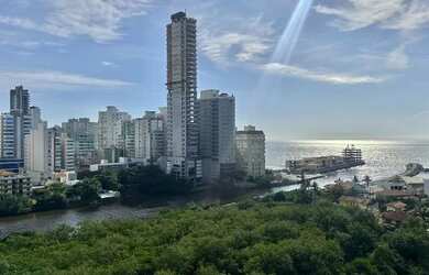 Imagem: O apartamento possui 2 Dormitórios, 3 Banheiros, 2 Vagas na
