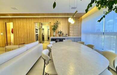 Imagem: O apartamento possui 3 Dormitórios, 4 Banheiros, 3 Vagas na