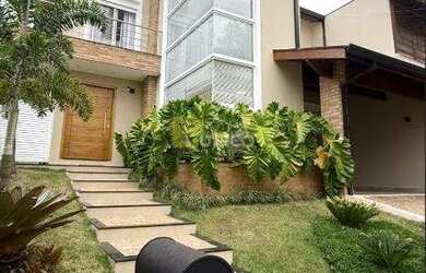 Imagem: A casa em condomínio possui 3 Dormitórios, 4 Banheiros, 4