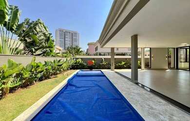 Imagem: A casa em condomínio possui 4 Dormitórios, 5 Banheiros, 5