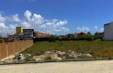 Imagem: O terreno possui 350m² de Área, Churrasqueira, Piscina e