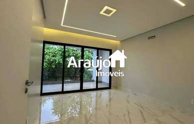 Imagem 12: Alto Padrão e Sofisticação na 507 Sul Sobrado em Frente à Praça com...