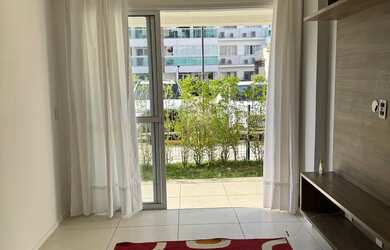 Imagem: O apartamento possui 1 Dormitório, 1 Banheiro, 1 Vaga na garagem