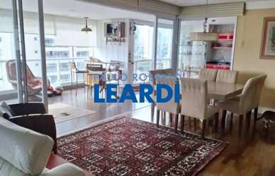 Imagem: O apartamento possui 3 Dormitórios, 5 Banheiros, 3 Vagas na