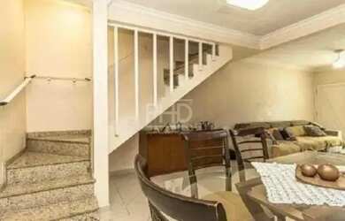 Imagem: A casa possui 3 Dormitórios, 5 Banheiros, 3 Vagas na garagem