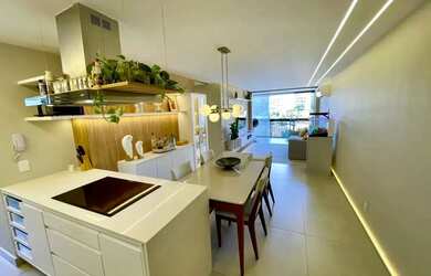 Imagem: O apartamento possui 3 Dormitórios, 1 Banheiro, 1 Vaga na garagem