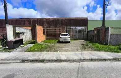 Imagem: A casa possui 2 Dormitórios, 1 Banheiro, 1 Vaga na garagem