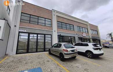 Imagem: O depósito possui 1 Vaga na garagem, 90m² de Área e está