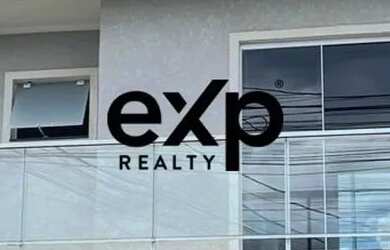 Imagem: A casa possui 4 Dormitórios, 3 Banheiros, 3 Vagas na garagem