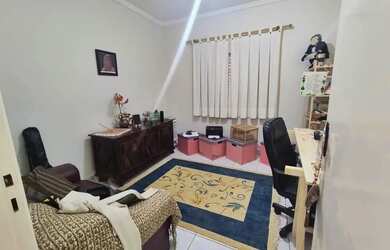 Imagem: A casa possui 3 Dormitórios, 4 Banheiros, 4 Vagas na garagem