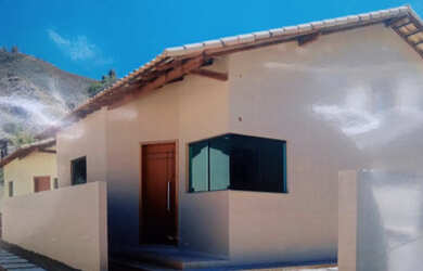 Imagem: A casa possui 2 Dormitórios, 2 Banheiros, 70m² de Área e