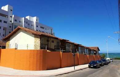 Imagem: A casa possui 2 Dormitórios, 2 Banheiros, 1 Vaga na garagem