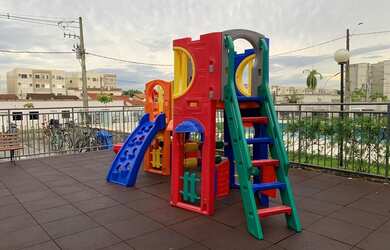 Imagem 13: Vista das Buritis- Planalto, no térreo com Garden. Armário na cozinha