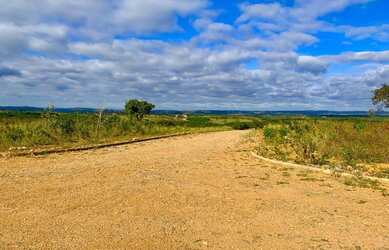 Imagem: O terreno possui 1000m² de Área e está localizado em Jaboticatubas