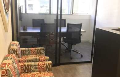 Imagem: O depósito possui 1 Vaga na garagem, 53m² de Área e está