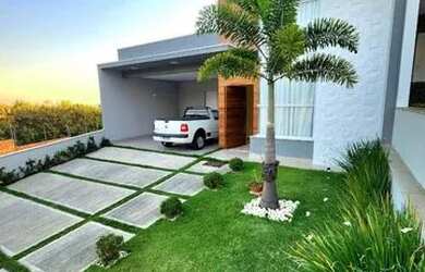 Imagem: A casa em condomínio possui 3 Dormitórios, 2 Banheiros, 4