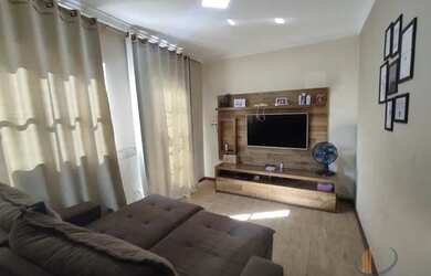 Imagem: A casa possui 2 Dormitórios, 3 Banheiros, 2 Vagas na garagem