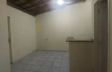 Imagem: A casa possui 2 Dormitórios, 1 Banheiro, 1 Vaga na garagem