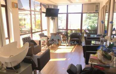 Imagem: O depósito possui 1 Vaga na garagem, 45m² de Área e está