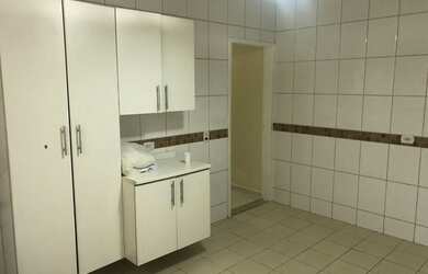 Imagem: A casa possui 3 Dormitórios, 3 Banheiros, 1 Vaga na garagem