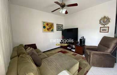 Imagem: A casa possui 2 Dormitórios, 2 Banheiros, 2 Vagas na garagem