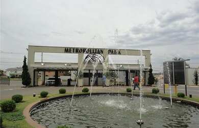 Imagem: A casa em condomínio possui 4 Dormitórios, 4 Banheiros, 4