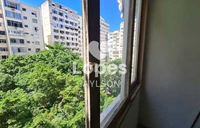 Imagem: A kitnet possui 1 Dormitório, 1 Banheiro, 1 Vaga na garagem