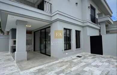 Imagem: A casa em condomínio à venda possui 3 Dormitórios, 5 Banheiros