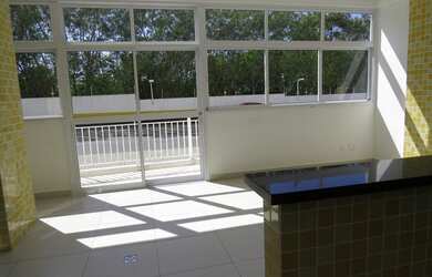 Imagem: O apartamento possui 1 Dormitório, 1 Banheiro, 1 Vaga na garagem