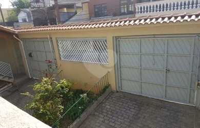 Imagem: A casa possui 4 Dormitórios, 3 Banheiros, 5 Vagas na garagem