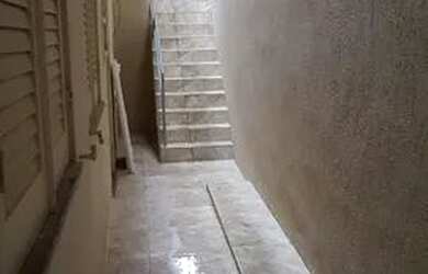 Imagem: A casa possui 3 Dormitórios e 2 Banheiros e está localizado