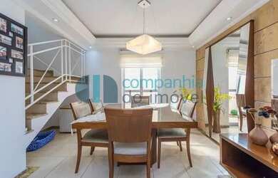 Imagem: A casa em condomínio possui 3 Dormitórios, 3 Banheiros, 3