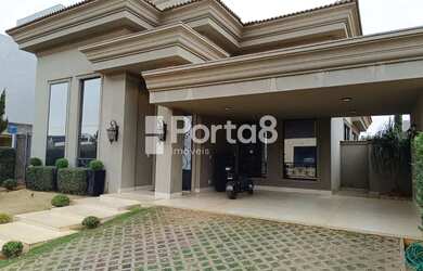 Imagem: A casa em condomínio possui 3 Dormitórios, 5 Banheiros, 4