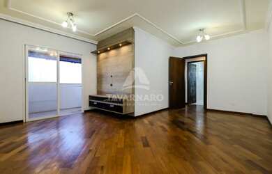 Imagem: O apartamento possui 3 Dormitórios, 1 Banheiro, 2 Vagas na