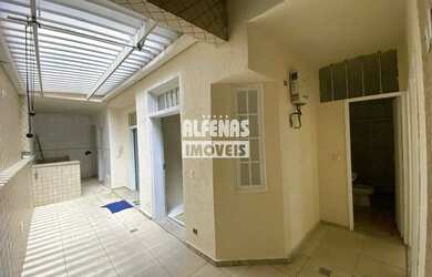 Imagem: O apartamento possui 3 Dormitórios, 1 Banheiro, 1 Vaga na garagem