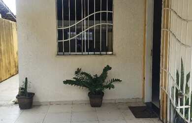 Imagem: A casa possui 1 Dormitório, Acomodam 6 pessoas, 1 Vaga na garagem