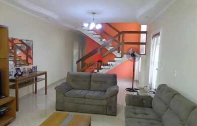 Imagem: A casa possui 3 Dormitórios, 4 Banheiros, 4 Vagas na garagem