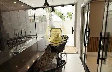 Imagem: A casa em condomínio possui 5 Dormitórios, 4 Banheiros, 4