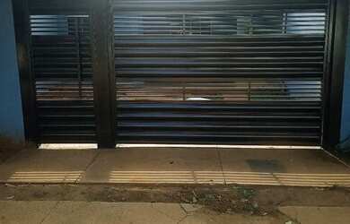 Imagem: A casa possui 2 Dormitórios, 1 Banheiro e está localizado