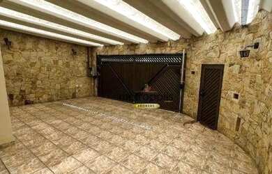 Imagem: A casa possui 2 Dormitórios, 2 Banheiros, 3 Vagas na garagem