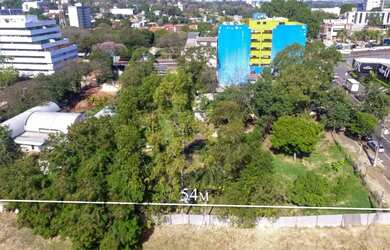 Imagem 2: Oportunidade Única no Centro de Foz do Iguaçu Terreno Amplo em Localização...