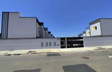 Imagem: A casa possui 1 Dormitório, 1 Banheiro, 1 Vaga na garagem