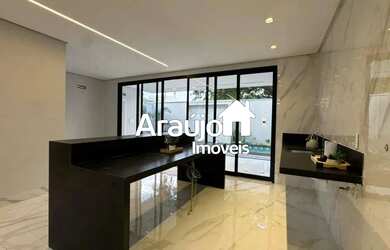 Imagem 4: Alto Padrão e Sofisticação na 507 Sul Sobrado em Frente à Praça com...