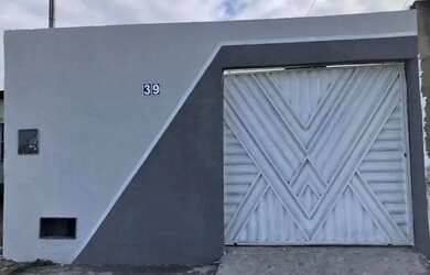 Imagem: A casa à venda possui 2 Dormitórios, 1 Banheiro, 1 Vaga na