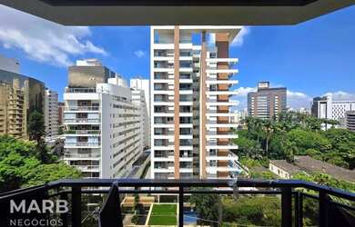 Imagem: O apartamento possui 3 Dormitórios, 5 Banheiros, 2 Vagas na