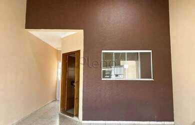 Imagem: A casa possui 2 Dormitórios, 1 Banheiro, 2 Vagas na garagem