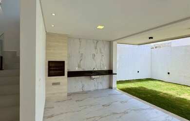 Imagem: A casa em condomínio possui 5 Dormitórios, 5 Banheiros, 4